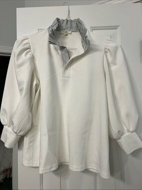 White Puff-Sleeve Polo Top with blue/white Striped Collar